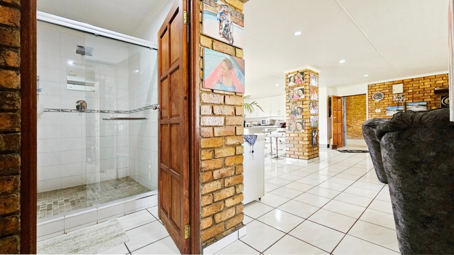 3 Bedroom Property for Sale in Oranjeville Free State